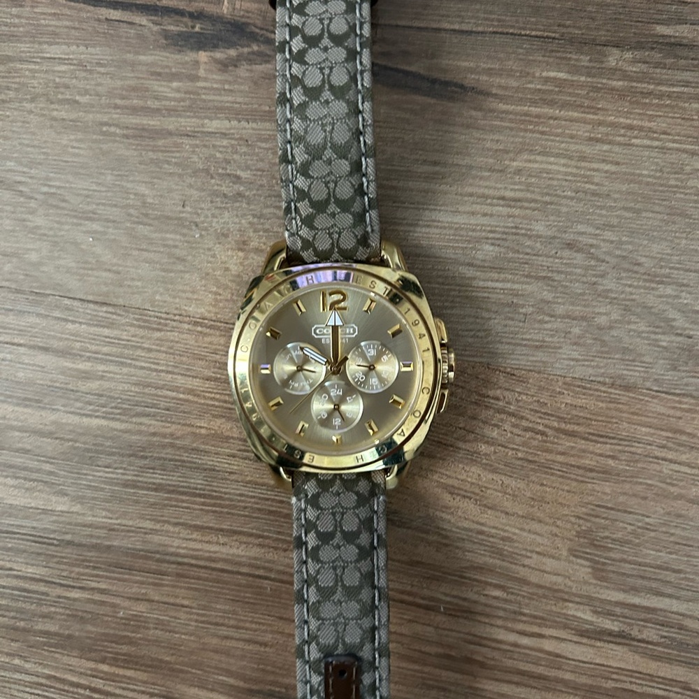 Coach Signature Logo Watch - Picture 2 of 8
